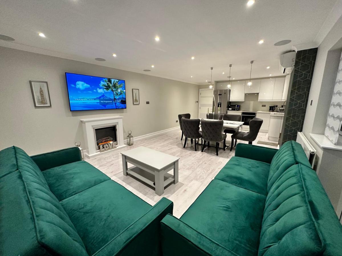 Luxury House Apartment Greenford  Exterior photo
