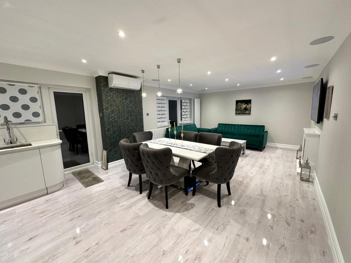 Luxury House Apartment Greenford  Exterior photo